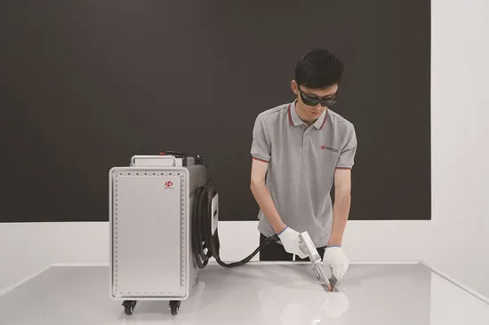 เครื่องเชื่อมเลเซอร์ระบบระบายความร้อนด้วยอากาศ - HWA Series : Air-cooled Laser welding machine